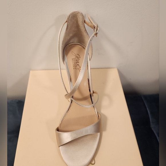 Like new Badgley Mischka Jewel size 8 Dimitra Heeled Sandal, Champagne Satin - Picture 3 of 6